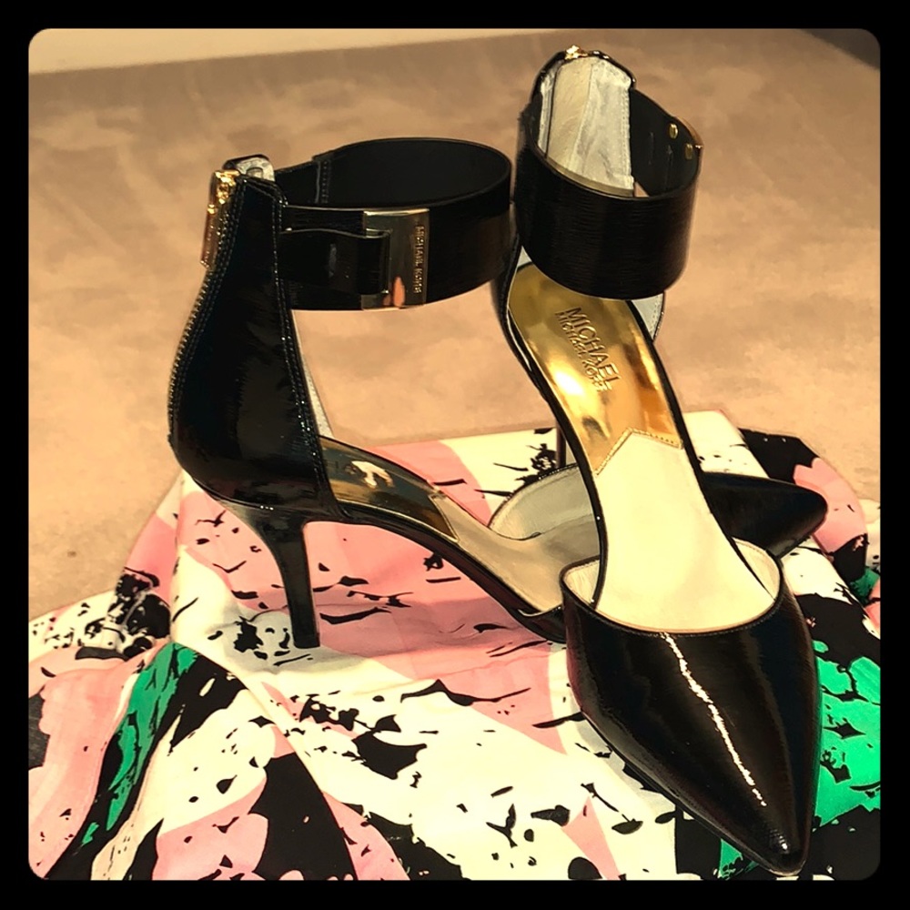 Michael Kors patent leather pump